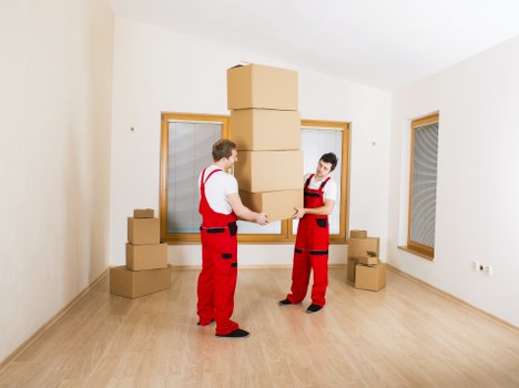 Different sizes of moving trucks available in Stockwell